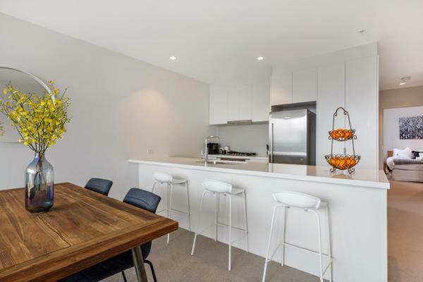 Experience Platinum Hotel Apartments Melbourne Exterior photo